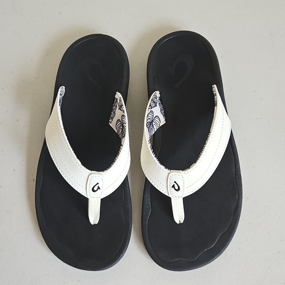 OluKai Ohana Sandals - Picture 1 of 6